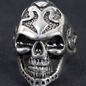 Skull-shaped silver men's ring